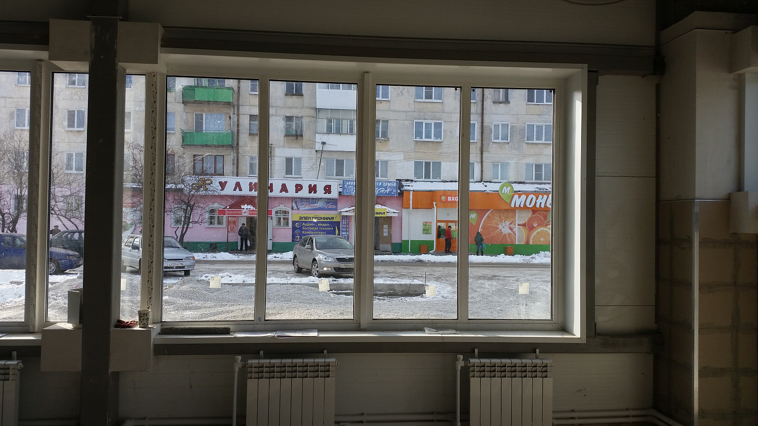 Производство и монтаж входной группы и окон в магазине Магнит, г. Новая Ляля 